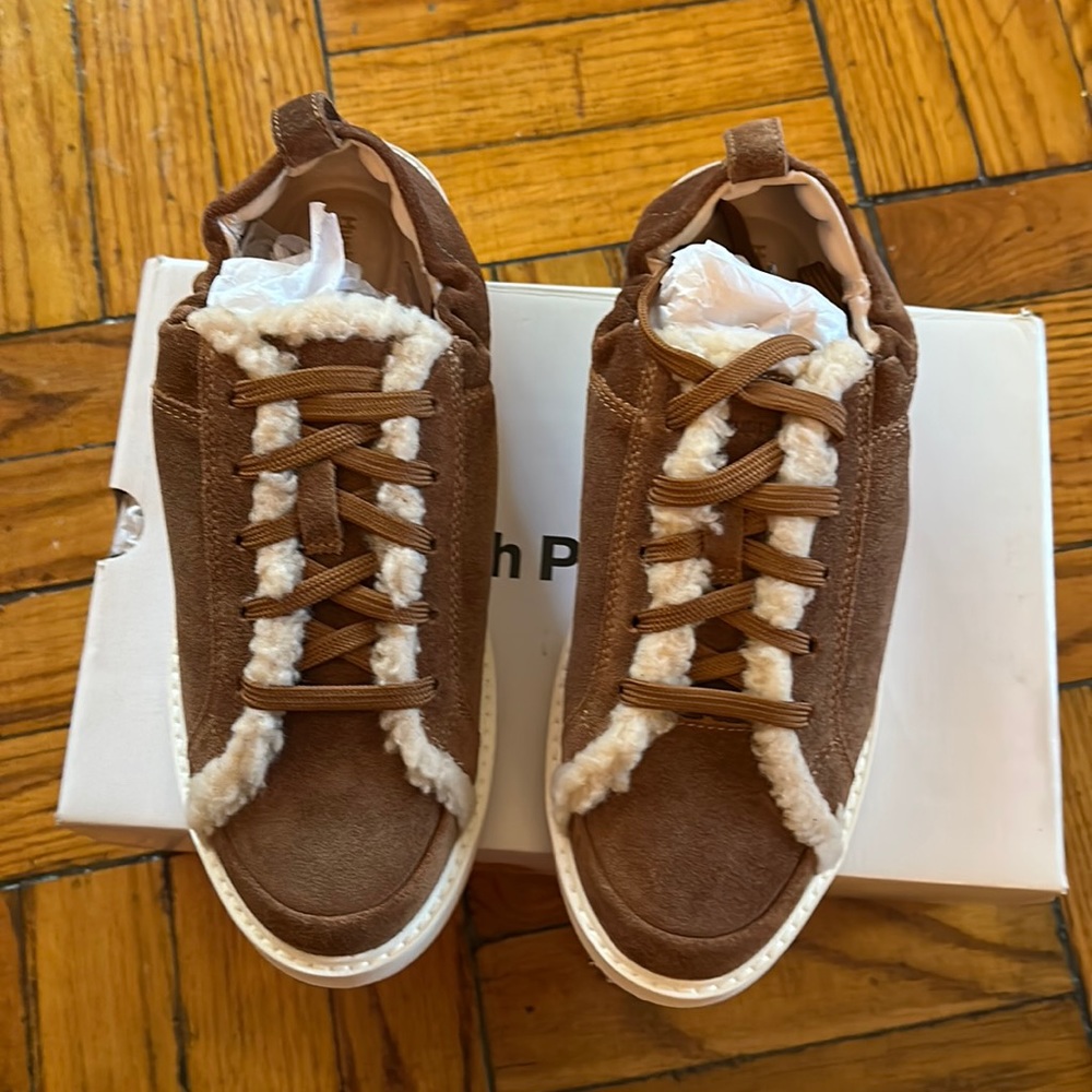 NIB Hush Puppies Ryann Sneaker